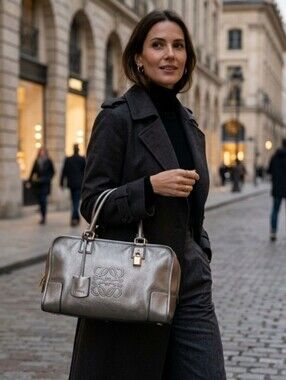 Loewe Amazona 35 Silver Handbag With Lock and Key